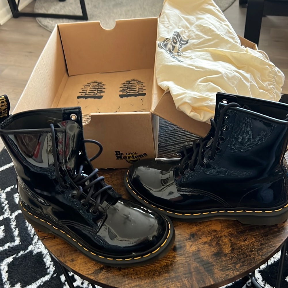 Dr Martens black noir 1460 patent leather sz 6w/4m/uk37